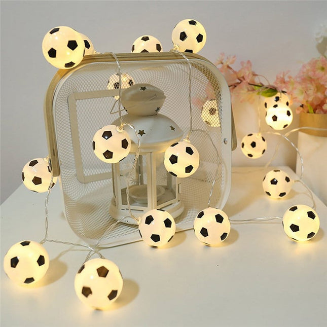 LED lyslenke med fotballer for gutterom