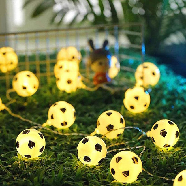 LED lyslenke med fotballer for gutterom