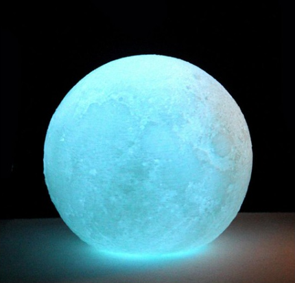 Flerfarget LED månelampe til barnerom