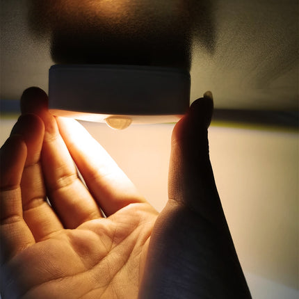 Trådløs LED-lampe med bevegelsessensor