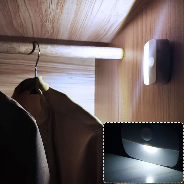 Trådløs LED-lampe med bevegelsessensor