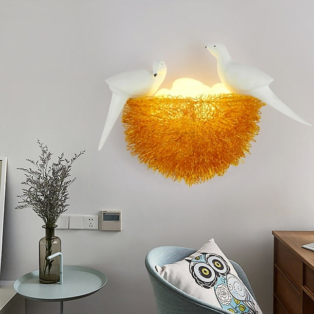 LED vegglampe designet som fuglerede