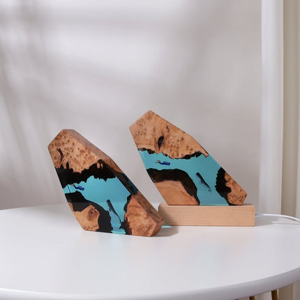 Unik trelampe med hval i epoksy