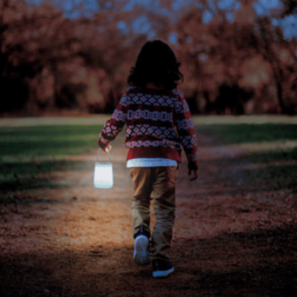 Oppladbar bærbar lanterne med USB-lading