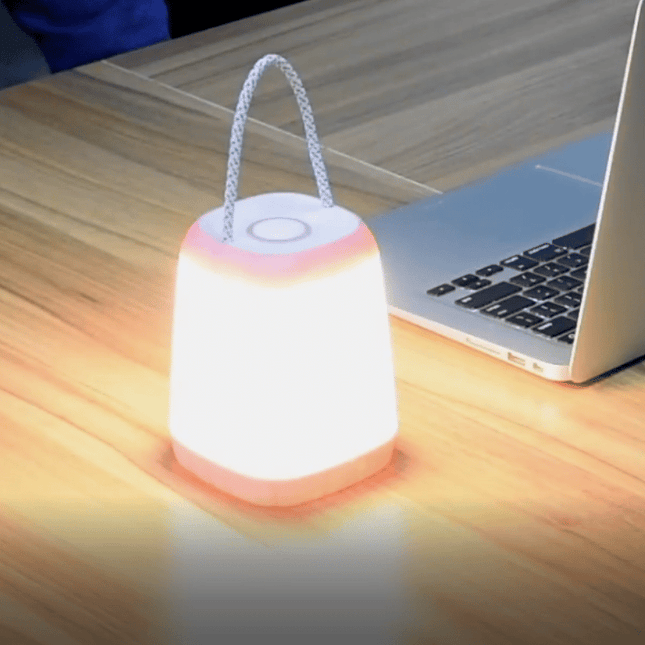 Oppladbar bærbar lanterne med USB-lading