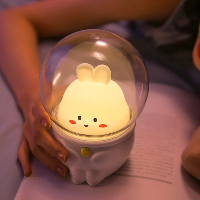 Liten astronaut kanin nattlampe for barn