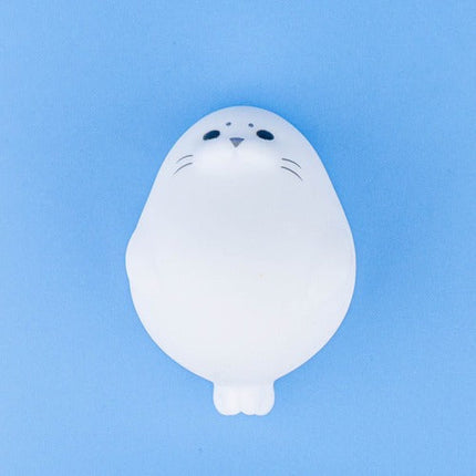 Bærbart nattlys formet som en sel