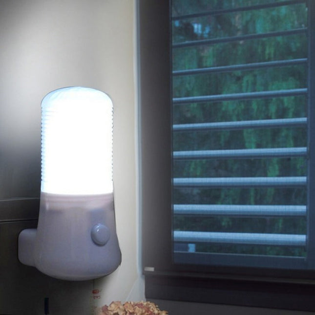 LED nattlampe til stikkontakt kaldhvitt