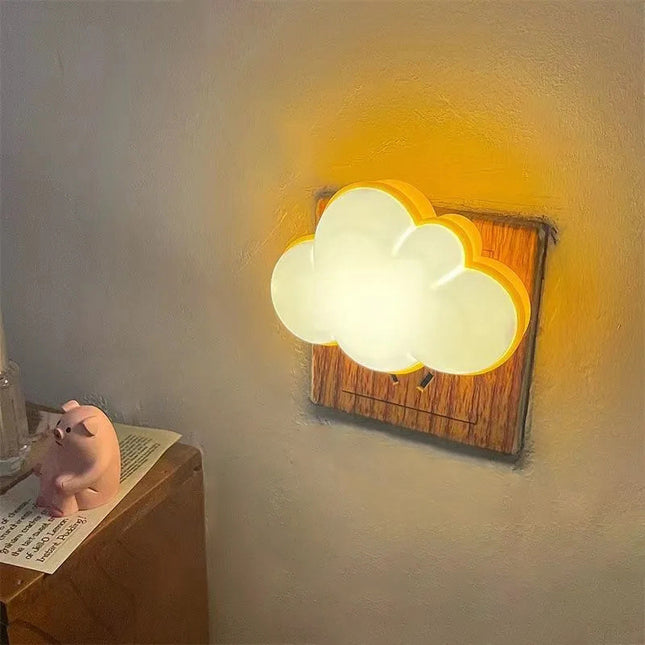 Nattlampe for stikkontakt med skyform