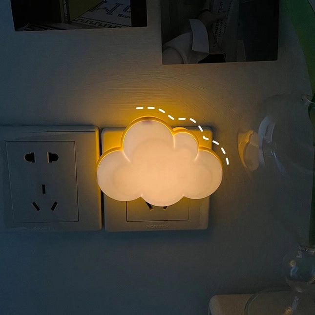 Nattlampe for stikkontakt med skyform