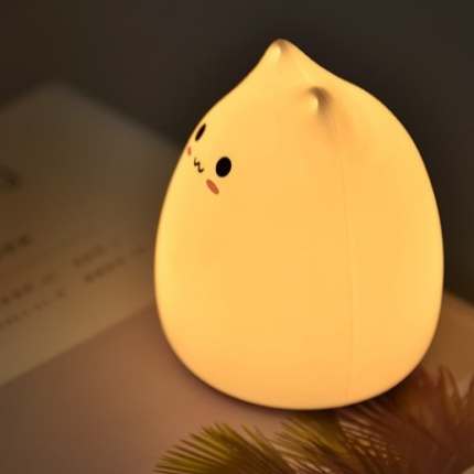 Myk silikon nattlampe formet som kattunge