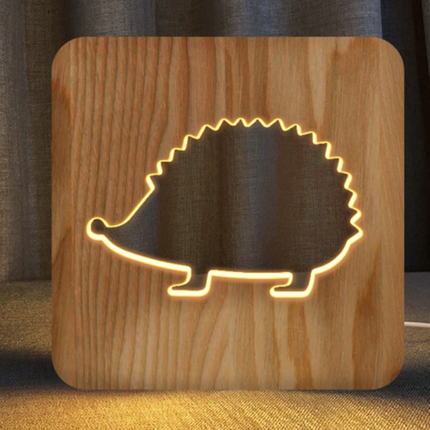 Design nattbordlampe i tre med pinnsvin