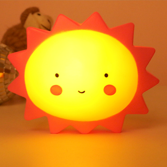 Solformet LED nattlampe for babyrom