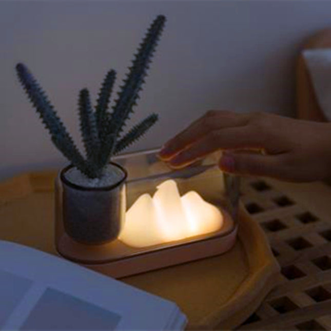 Nattbordlampe med fjellmotiv og pennholder