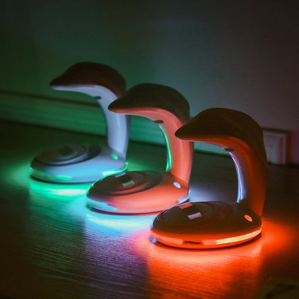 Fargerik hval nattlys med regnbueprojektor